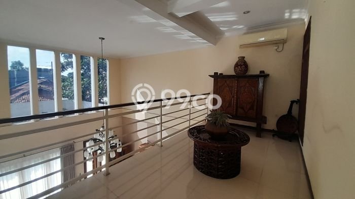 Disewakan! Rumah 5 Kamar Tidur &
5 Kamar Mandi di Ampera, Jakarta Selatan Disewakan! Rumah 5 Kamar Tidur &
5 Kamar Mandi di Ampera, Jakarta Selatan