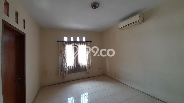 For Sale! Luxury House LT 176m2 Desain Elegan di Cawang For Sale! Luxury House LT 176m2 Desain Elegan di Cawang