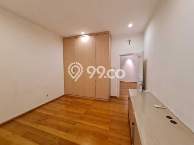 Rumah Tenang area , 4 KT, Luas 200m2m² Bangunan 600m2m² Rumah Tenang area , 4 KT, Luas 200m2m² Bangunan 600m2m²