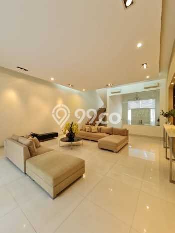 Rumah Tenang area , 4 KT, Luas 200m2m² Bangunan 600m2m² Rumah Tenang area , 4 KT, Luas 200m2m² Bangunan 600m2m²
