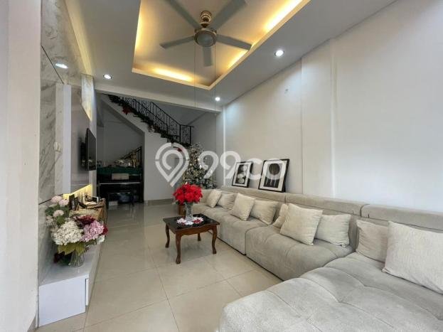 Rumah Eksklusif Dijual LT 240m2 di Pulo Gadung, Jakarta Timur Rumah Eksklusif Dijual LT 240m2 di Pulo Gadung, Jakarta Timur