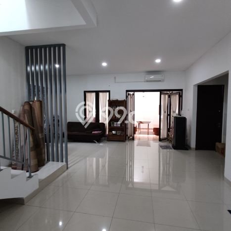 Dijual Rumah Luas Elegan Dengan View Cantik di Harapan Indah, Bekasi Dijual Rumah Luas Elegan Dengan View Cantik di Harapan Indah, Bekasi