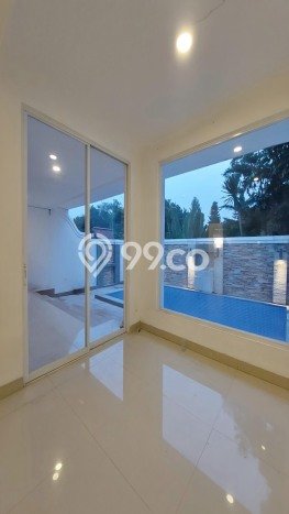 Rumah Mewah Siap Huni LT 285m2 di Cilandak, Jakarta Selatan Rumah Mewah Siap Huni LT 285m2 di Cilandak, Jakarta Selatan