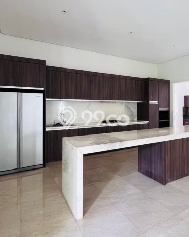Ready to Use! Premium House LT 864m2 Desain Elegan di Cipete Ready to Use! Premium House LT 864m2 Desain Elegan di Cipete