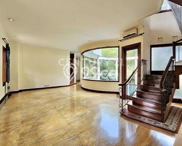 Ready to Use! Luxury House LT 650m2 Desain Modern di Patra Kuningan Ready to Use! Luxury House LT 650m2 Desain Modern di Patra Kuningan