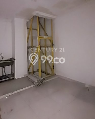 Area Ramai! Ruko Dijual di Ciputat untuk Bisnis Luas Bangunan 270m2 Area Ramai! Ruko Dijual di Ciputat untuk Bisnis Luas Bangunan 270m2