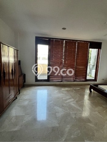 Disewakan! Rumah 4 Kamar Tidur &
4 Kamar Mandi di Kemang, Jakarta Selatan Disewakan! Rumah 4 Kamar Tidur &
4 Kamar Mandi di Kemang, Jakarta Selatan