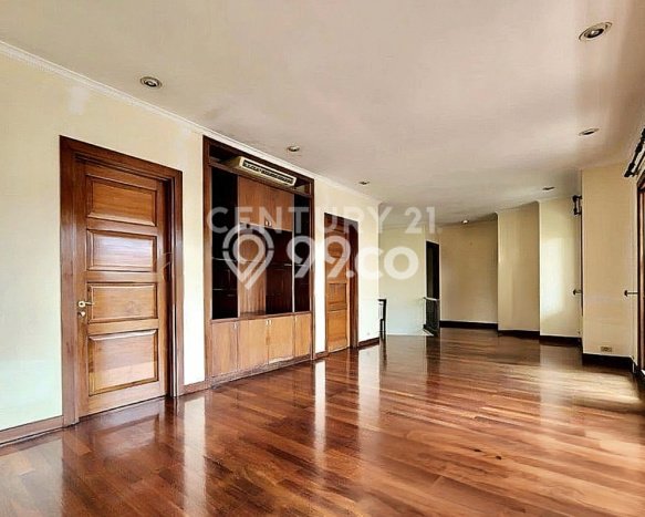 Ready to Use! Luxury House LT 650m2 Desain Modern di Patra Kuningan Ready to Use! Luxury House LT 650m2 Desain Modern di Patra Kuningan