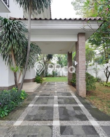 Ready to Use! Premium House LT 864m2 Desain Elegan di Cipete Ready to Use! Premium House LT 864m2 Desain Elegan di Cipete