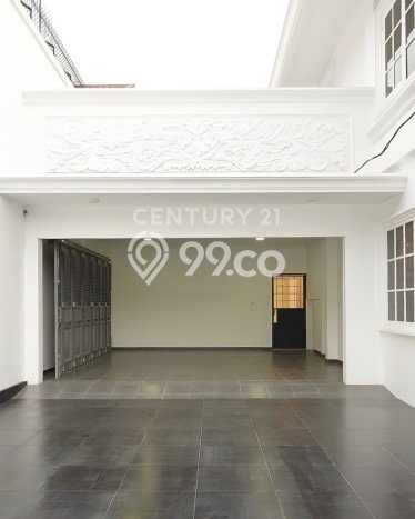 Ready to Use! Premium House LT 973m2 Desain Modern di Kemang Ready to Use! Premium House LT 973m2 Desain Modern di Kemang