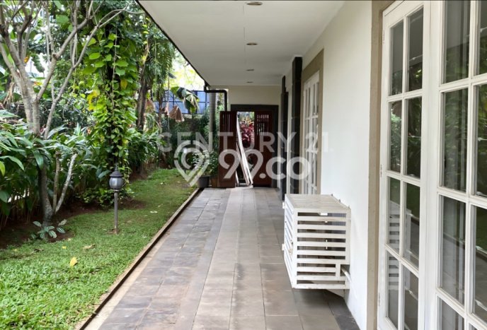 Rumah Sewa Jakarta Selatan LT 500m2 LB 350m2 Kawasan Ampera Rumah Sewa Jakarta Selatan LT 500m2 LB 350m2 Kawasan Ampera