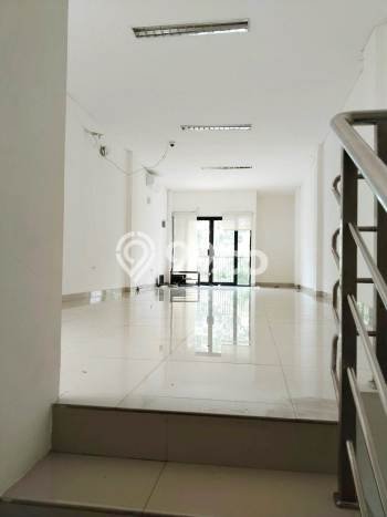 Unit Ruko Dijual di Jakarta Selatan LT 111m2 & LB 250m2 Unit Ruko Dijual di Jakarta Selatan LT 111m2 & LB 250m2