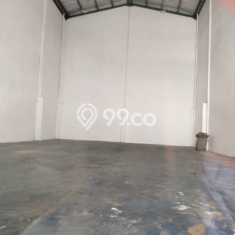Gudang Disewa di Jakarta Barat dengan LB 450m2 Area Komersial Ramai Gudang Disewa di Jakarta Barat dengan LB 450m2 Area Komersial Ramai