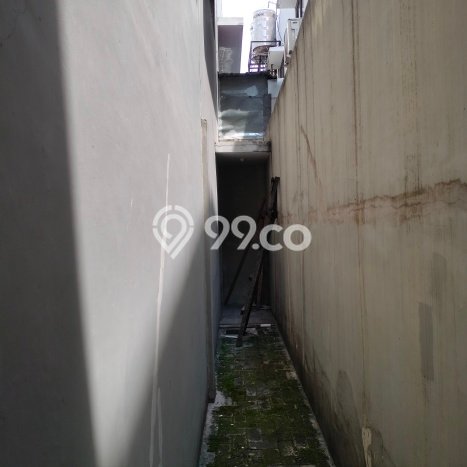 Gudang Disewa di Jakarta Barat dengan LB 450m2 Area Komersial Ramai Gudang Disewa di Jakarta Barat dengan LB 450m2 Area Komersial Ramai