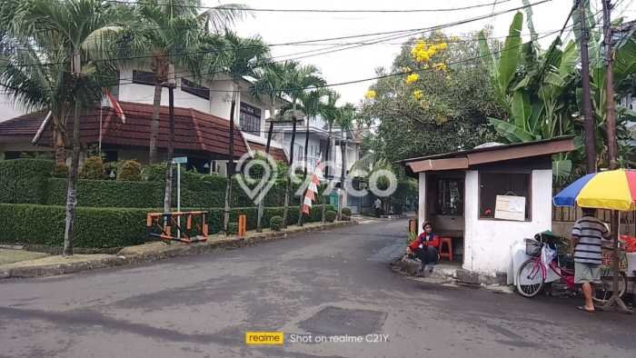 For Sale! Luxury House LT 400m2 Desain Modern di Kemanggisan For Sale! Luxury House LT 400m2 Desain Modern di Kemanggisan