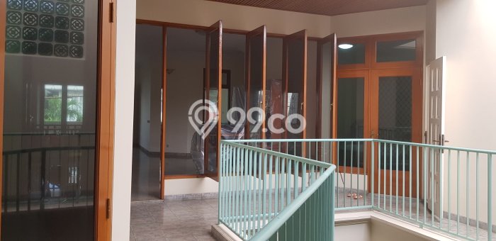 Hunian Mewah LB 400m2 Siap Huni Desain Elegan di Kemanggisan, Jakarta Barat Hunian Mewah LB 400m2 Siap Huni Desain Elegan di Kemanggisan, Jakarta Barat