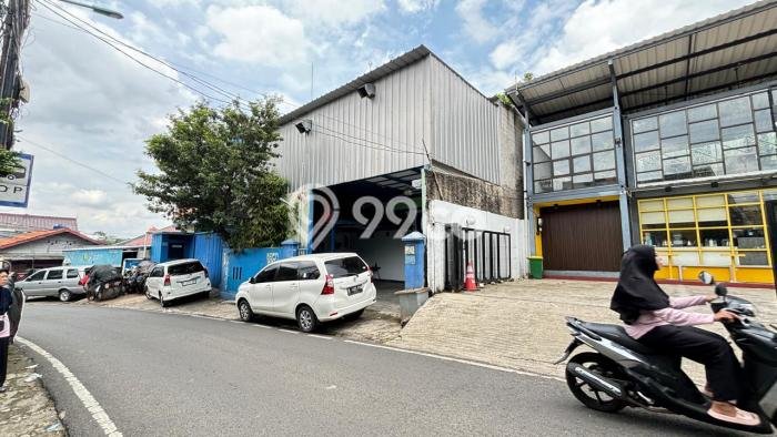 Ruko Usaha Dijual di Pasar Rebo Jakarta Timur LT 320m2 & LB 600m2 Ruko Usaha Dijual di Pasar Rebo Jakarta Timur LT 320m2 & LB 600m2