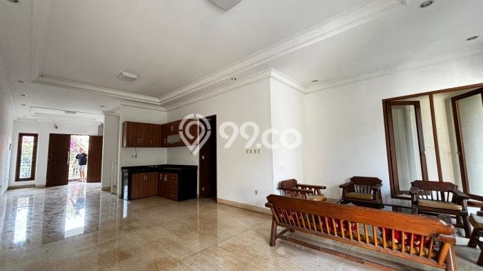 Rumah Mewah LB 335m2 Siap Huni Desain Elegan di Ampera, Jakarta Selatan Rumah Mewah LB 335m2 Siap Huni Desain Elegan di Ampera, Jakarta Selatan