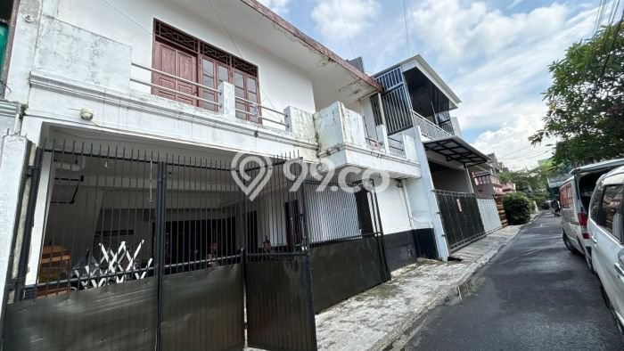 Siap Huni Rumah Mewah 14 Kamar di Pulo Gadung Dekat ke Mana Pun Siap Huni Rumah Mewah 14 Kamar di Pulo Gadung Dekat ke Mana Pun