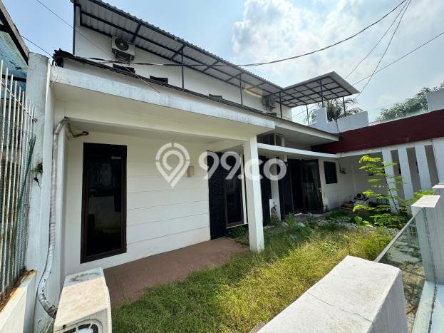 Rumah Strategis Minimalis Lb 210m2 di Serpong, Tangerang Selatan Rumah Strategis Minimalis Lb 210m2 di Serpong, Tangerang Selatan