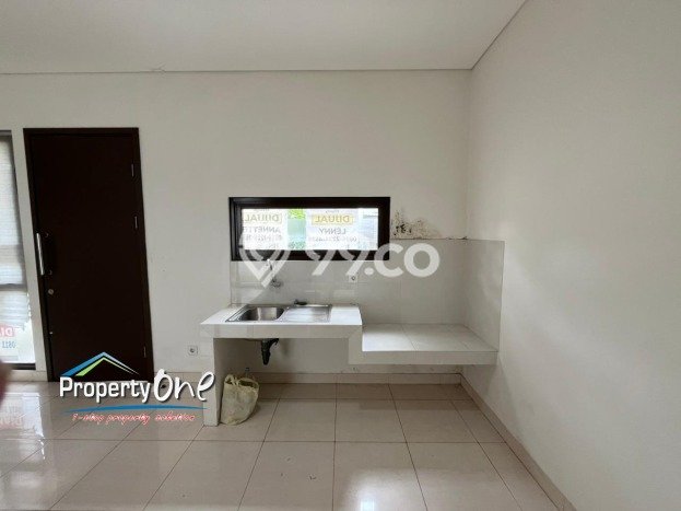 For Sale Rumah 3 Kamar Lokasi Strategis Nyaman dan Strategis di BSD For Sale Rumah 3 Kamar Lokasi Strategis Nyaman dan Strategis di BSD