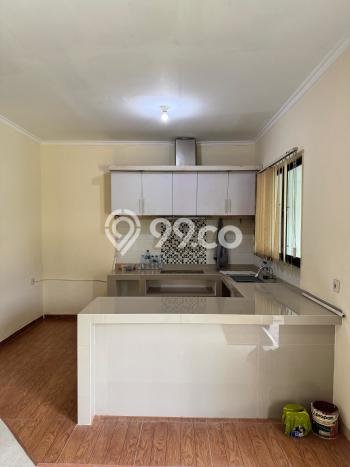 Rumah Strategis Minimalis Lb 210m2 di Serpong, Tangerang Selatan Rumah Strategis Minimalis Lb 210m2 di Serpong, Tangerang Selatan