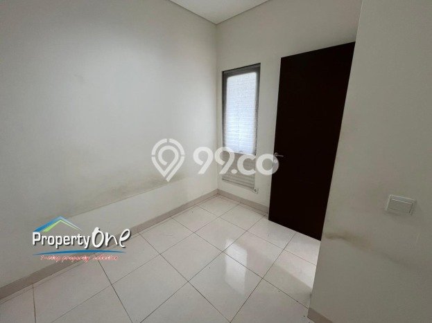 For Sale Rumah 3 Kamar Lokasi Strategis Nyaman dan Strategis di BSD For Sale Rumah 3 Kamar Lokasi Strategis Nyaman dan Strategis di BSD