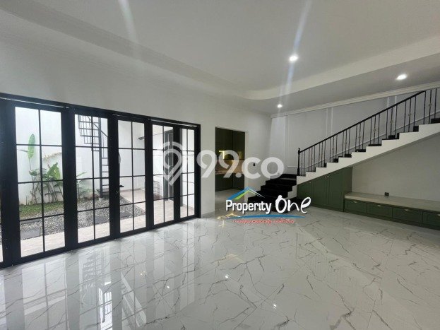 Rumah Eksklusif Dijual LT 200m2 di BSD, Tangerang Selatan Rumah Eksklusif Dijual LT 200m2 di BSD, Tangerang Selatan