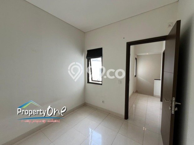 For Sale Rumah 3 Kamar Lokasi Strategis Nyaman dan Strategis di BSD For Sale Rumah 3 Kamar Lokasi Strategis Nyaman dan Strategis di BSD
