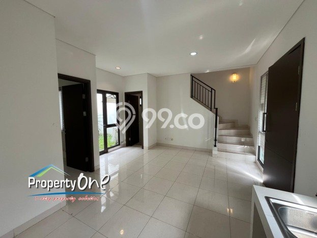 For Sale Rumah 3 Kamar Lokasi Strategis Nyaman dan Strategis di BSD For Sale Rumah 3 Kamar Lokasi Strategis Nyaman dan Strategis di BSD