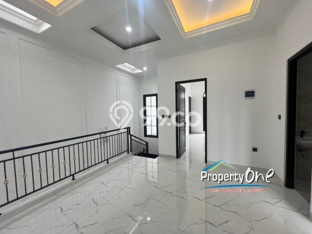 Rumah Eksklusif Dijual LT 200m2 di BSD, Tangerang Selatan Rumah Eksklusif Dijual LT 200m2 di BSD, Tangerang Selatan