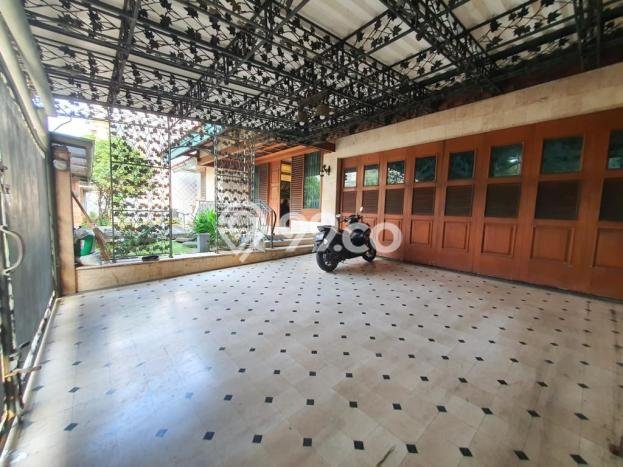 Ready to Use! Premium House LT 428m2 Desain Elegan di Gudang Peluru Ready to Use! Premium House LT 428m2 Desain Elegan di Gudang Peluru