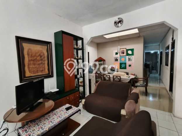 Disewakan Rumah Konsep Modern di Tebet Jakarta Selatan dengan 5 Kamar Disewakan Rumah Konsep Modern di Tebet Jakarta Selatan dengan 5 Kamar