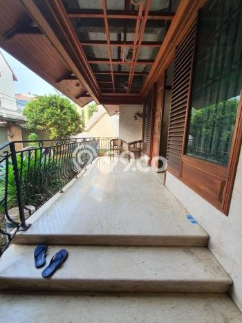 Ready to Use! Premium House LT 428m2 Desain Elegan di Gudang Peluru Ready to Use! Premium House LT 428m2 Desain Elegan di Gudang Peluru