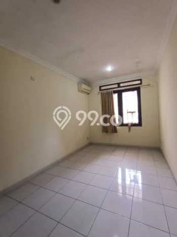 Lokasi strategis! Rumah siap pakai dikontrakkan di Tebet LB 180m2 Lokasi strategis! Rumah siap pakai dikontrakkan di Tebet LB 180m2