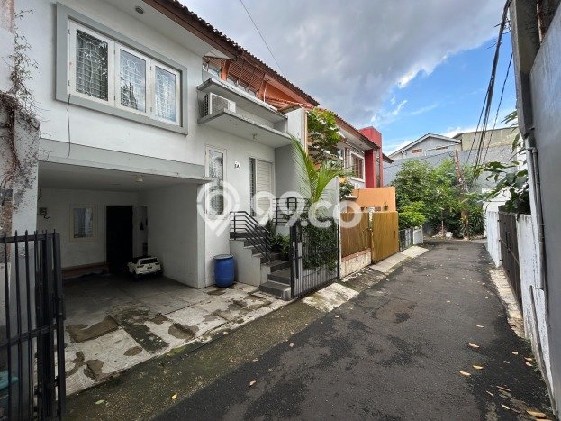 Hunian Cantik Modern Lb 180m2 di Tebet, Jakarta Selatan Hunian Cantik Modern Lb 180m2 di Tebet, Jakarta Selatan
