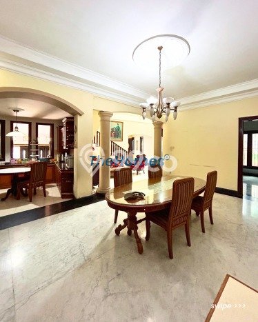 Rumah Mewah Siap Huni LT 413m2 di Tebet, Jakarta Selatan Rumah Mewah Siap Huni LT 413m2 di Tebet, Jakarta Selatan