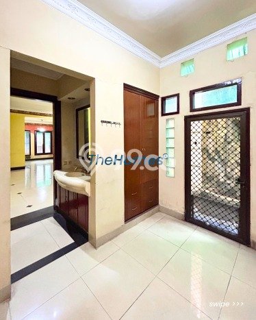 Rumah Mewah Siap Huni LT 413m2 di Tebet, Jakarta Selatan Rumah Mewah Siap Huni LT 413m2 di Tebet, Jakarta Selatan
