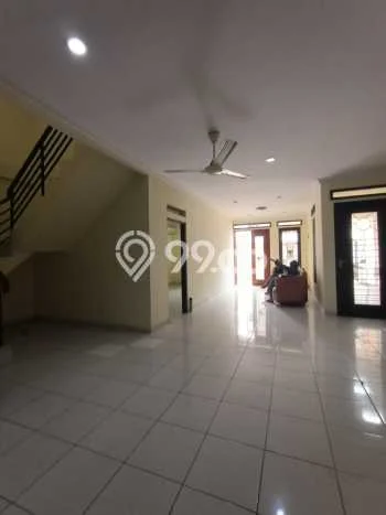 Lokasi strategis! Rumah siap pakai dikontrakkan di Tebet LB 180m2 Lokasi strategis! Rumah siap pakai dikontrakkan di Tebet LB 180m2