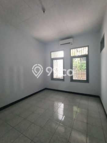 SPECIAL RATE! Rumah di Tebet, 3 KM, Area Asri, Luas 135m² LB 200m² SPECIAL RATE! Rumah di Tebet, 3 KM, Area Asri, Luas 135m² LB 200m²
