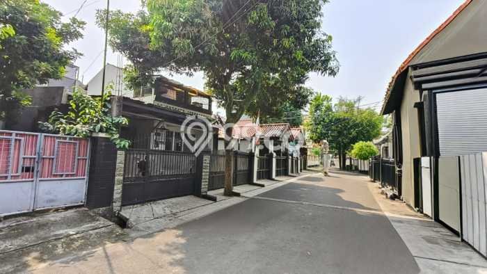 For Sale! Premium House LT 280m2 Desain Modern di Tanjung Barat For Sale! Premium House LT 280m2 Desain Modern di Tanjung Barat