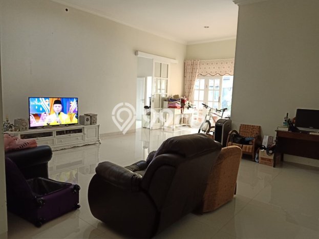 Rumah Elit LB 297m2 Siap Huni Desain Elegan di Jangli, Semarang Rumah Elit LB 297m2 Siap Huni Desain Elegan di Jangli, Semarang