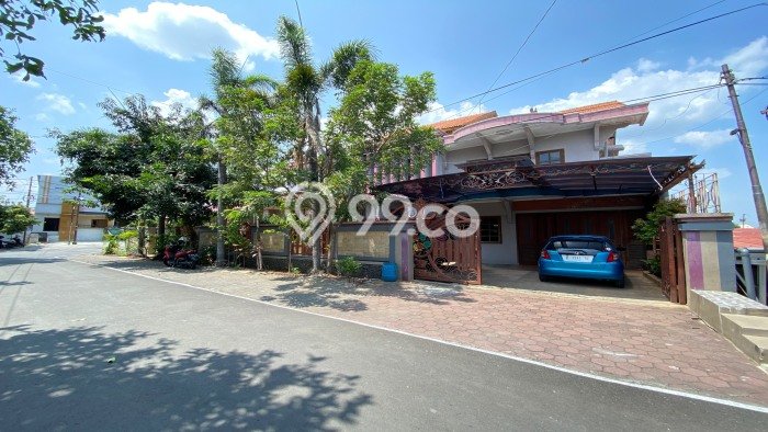 Hunian Elit LB 350m2 Siap Pakai Desain Elegan di Pamularsih, Semarang Hunian Elit LB 350m2 Siap Pakai Desain Elegan di Pamularsih, Semarang