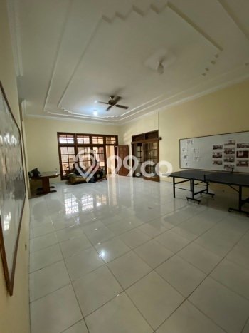Rumah Luxury Modern Tanpa Renovasi di Brumbungan Semarang Rumah Luxury Modern Tanpa Renovasi di Brumbungan Semarang