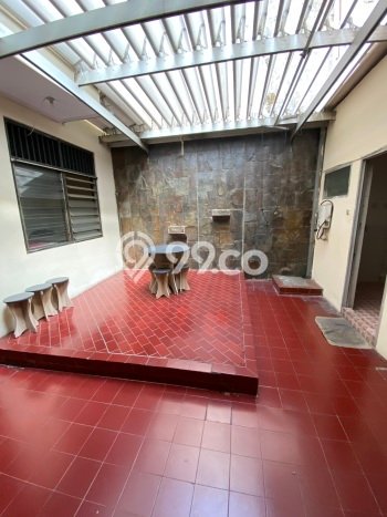 Rumah Luxury Modern Tanpa Renovasi di Brumbungan Semarang Rumah Luxury Modern Tanpa Renovasi di Brumbungan Semarang