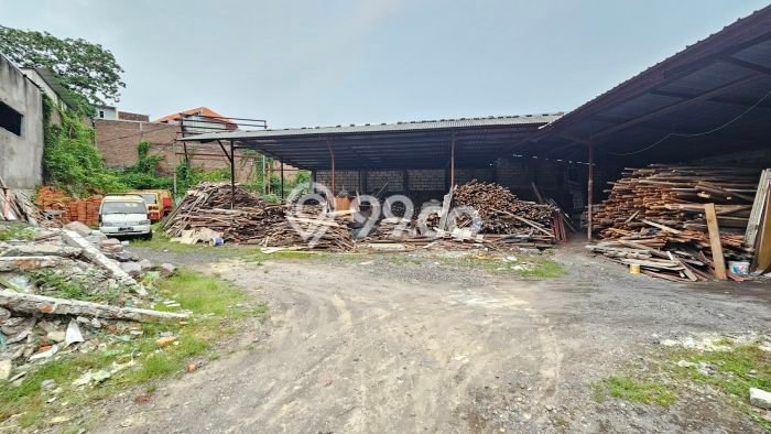 Gudang Dijual di Prime Area Semarang Luas 200m2 Gudang Dijual di Prime Area Semarang Luas 200m2