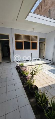 Hunian Elit LB 175m2 Siap Huni Desain Elegan di Gajahmada, Semarang Hunian Elit LB 175m2 Siap Huni Desain Elegan di Gajahmada, Semarang
