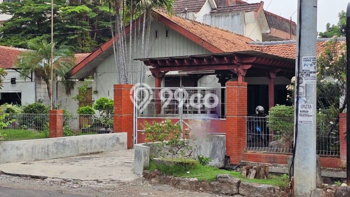 Jual Rumah Luas Elegan Dengan View Eksklusif di Pleburan, Semarang Jual Rumah Luas Elegan Dengan View Eksklusif di Pleburan, Semarang