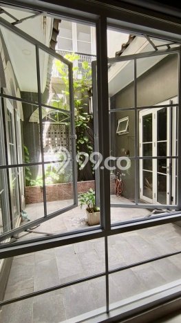 Dijual Rumah Luas Megah Dengan View Eksklusif di Gading Serpong, Tangerang Dijual Rumah Luas Megah Dengan View Eksklusif di Gading Serpong, Tangerang