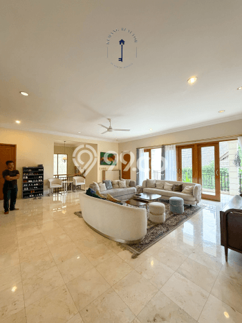 Rumah Elit Modern Tanpa Renovasi di Kemang Jakarta Selatan Rumah Elit Modern Tanpa Renovasi di Kemang Jakarta Selatan